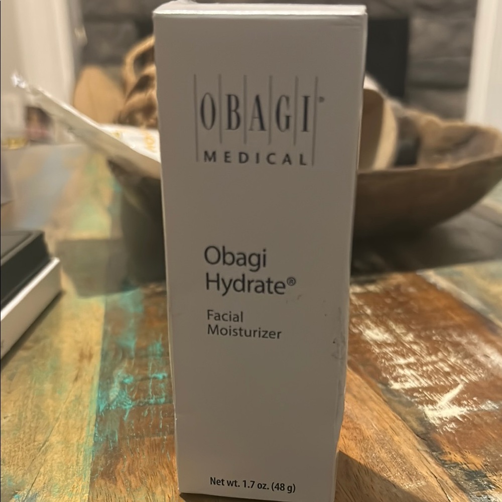 NIB Obagi Hydrate Facial Moisturizer - 1.7 oz  Box has discolorations.